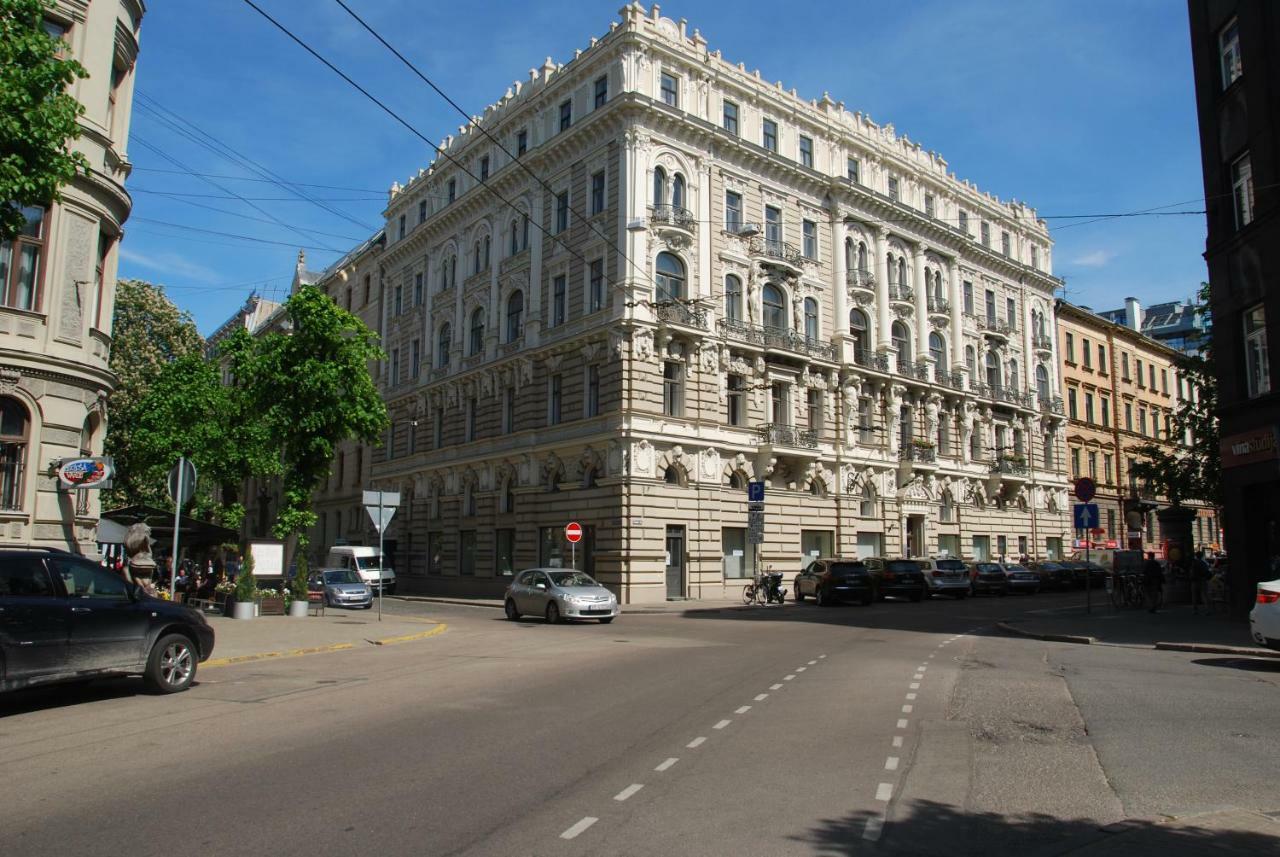 Apartments in Art Nouveau District Riga Extérieur photo